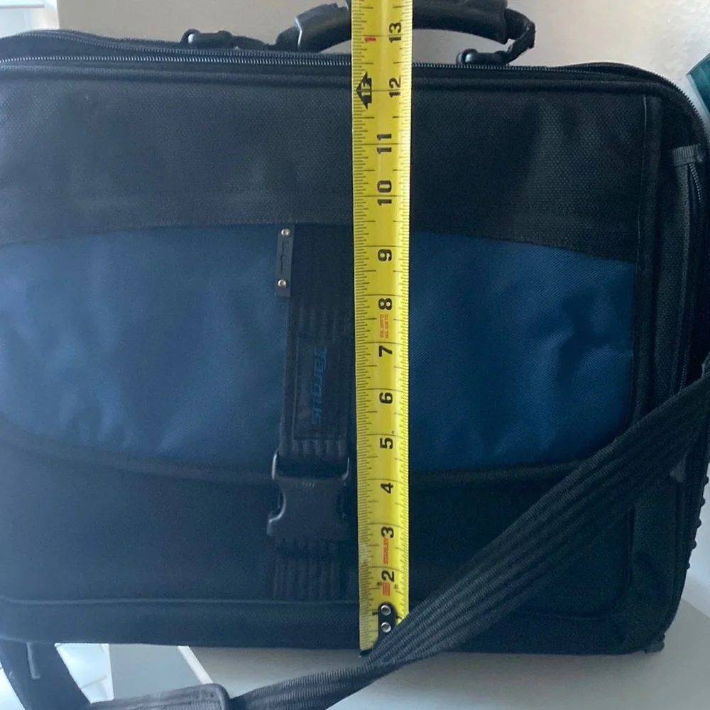 Targus Laptop Padded Shoulder Case